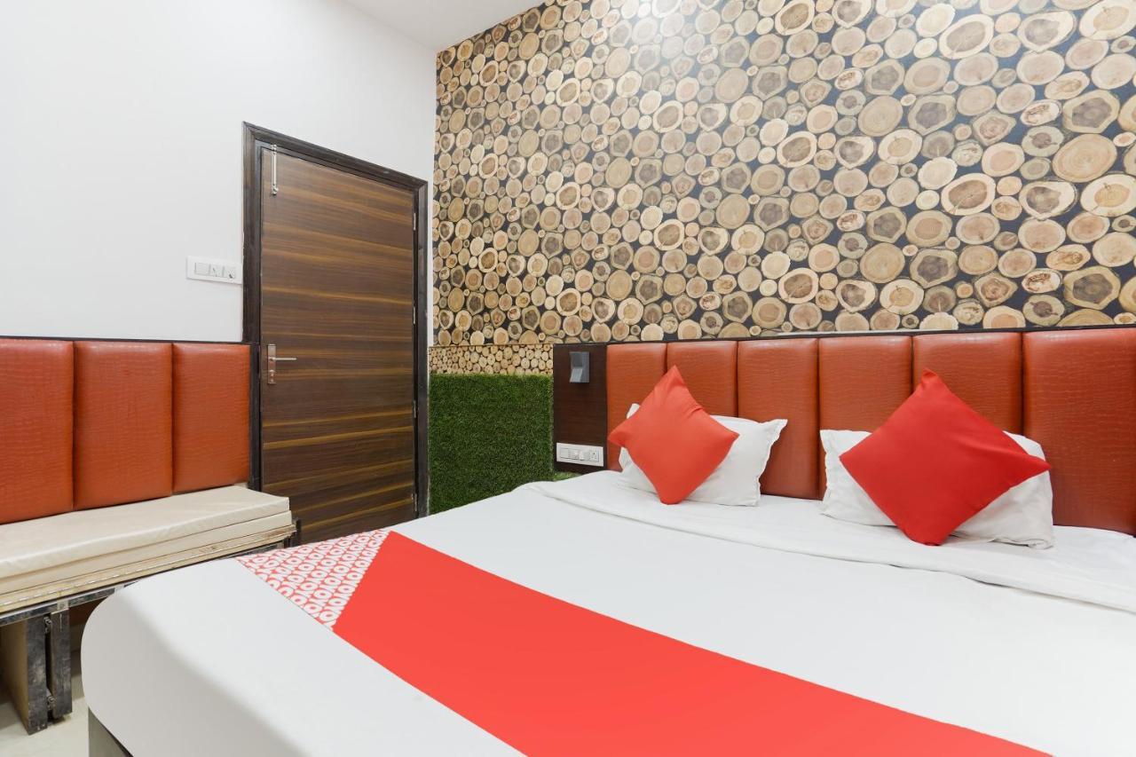 Hotel Oyo 48489 Adarsh Plaza Saharanpur Exterior foto