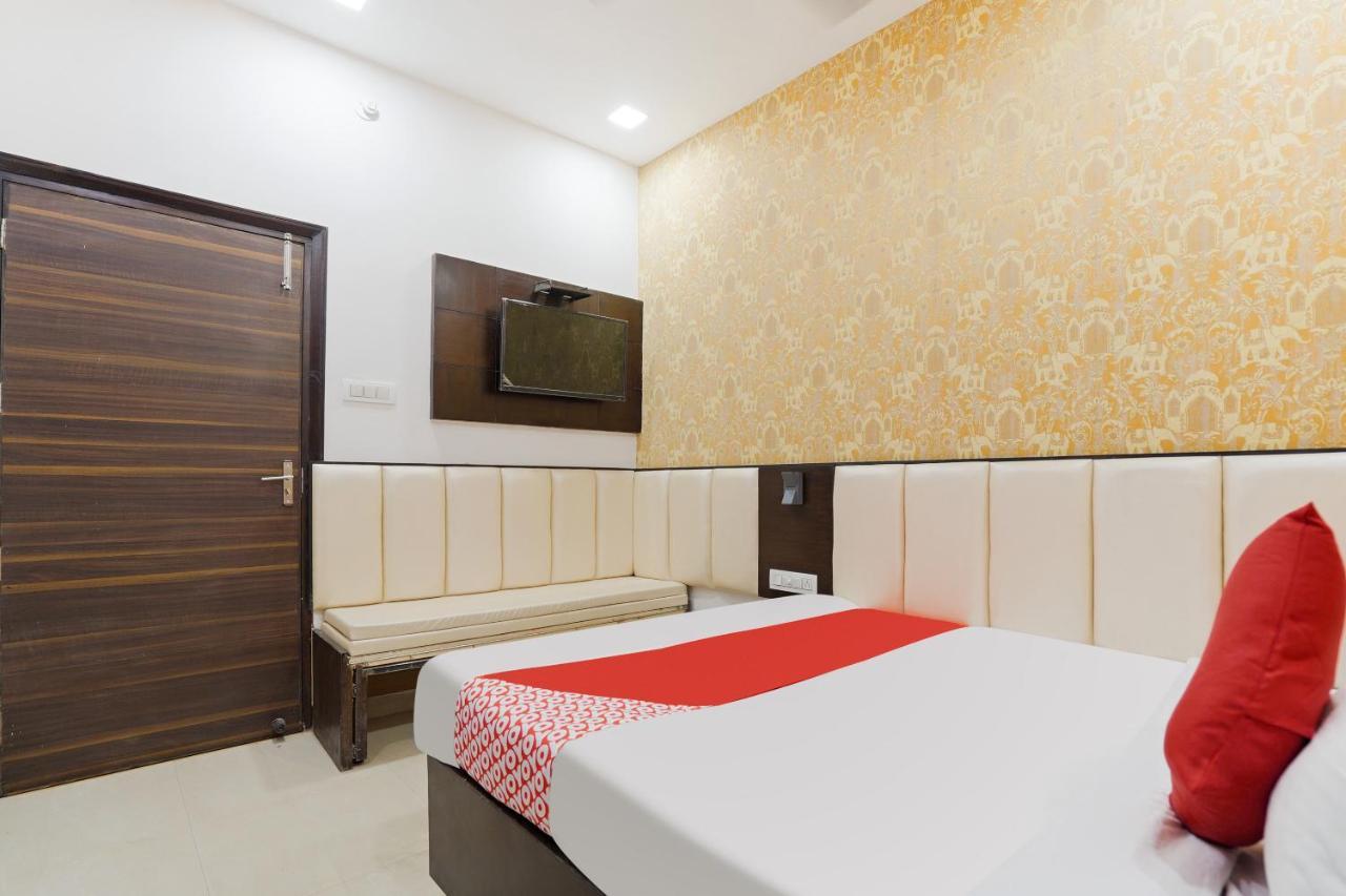 Hotel Oyo 48489 Adarsh Plaza Saharanpur Exterior foto